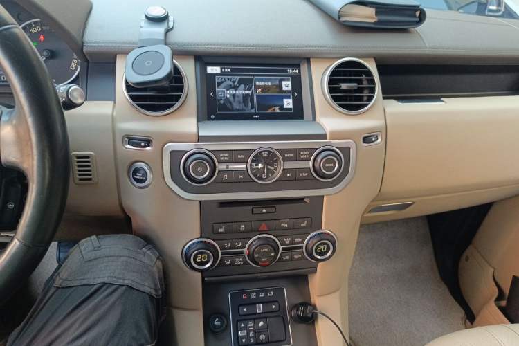 Used Land Rover Discovery 2016 3.0 SC V6 HSE Audio And AC Panel