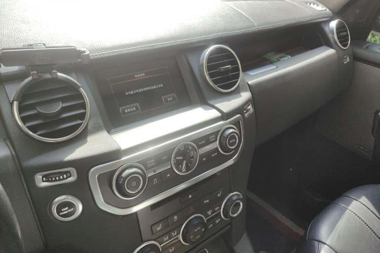 Used Land Rover Discovery  Audio And AC Panel
