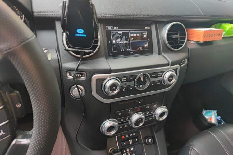 Used Land Rover Discovery 2016 3.0 SC V6 HSE Audio And AC Panel
