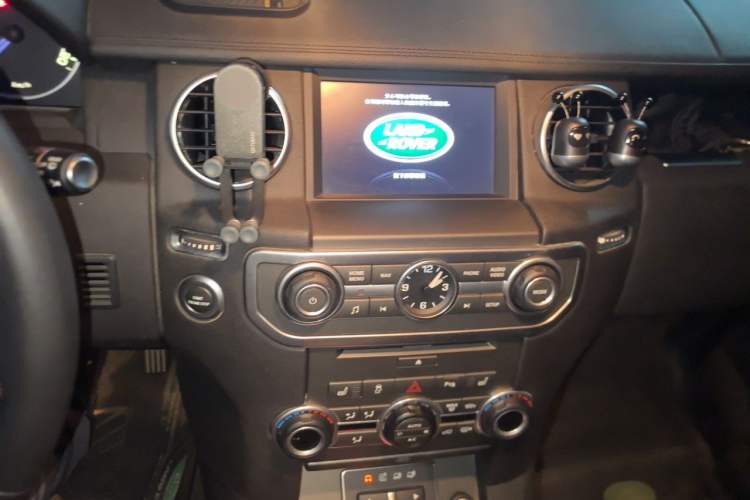 Used Land Rover Discovery  Audio And AC Panel