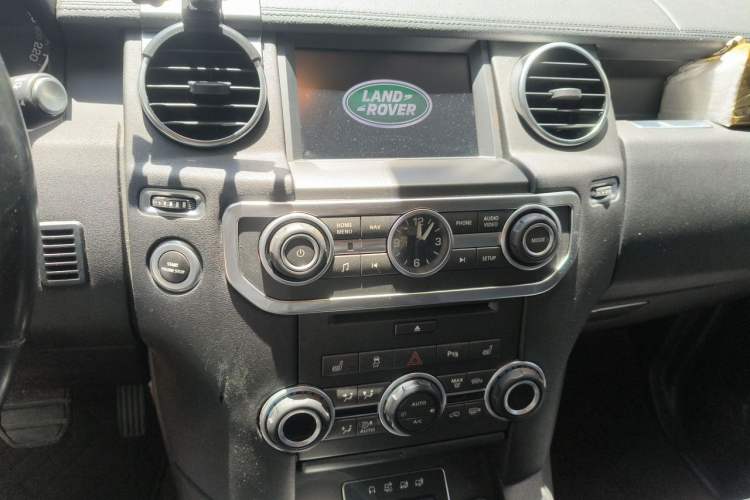 Used Land Rover Discovery 2016 3.0 SC Zhenfeng Limited Edition Audio And AC Panel