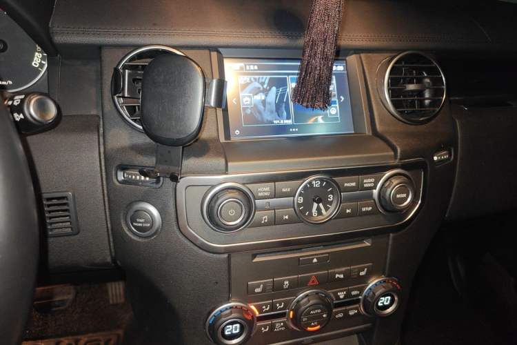 Used Land Rover Discovery  Audio And AC Panel