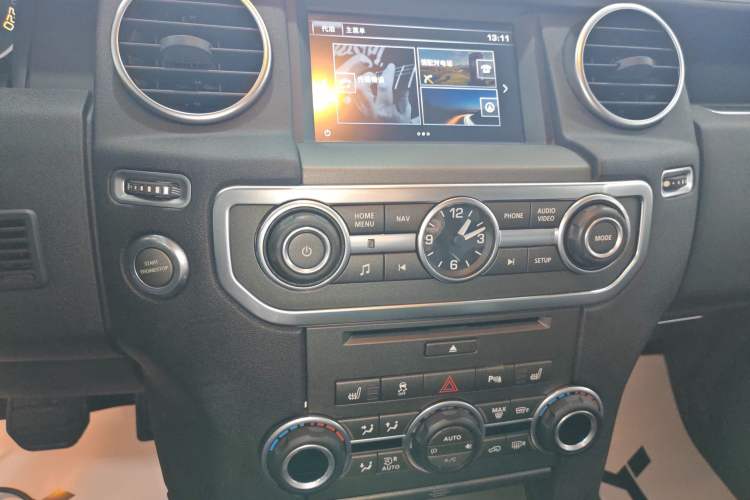 Used Land Rover Discovery 2016 3.0 SC V6 HSE Audio And AC Panel