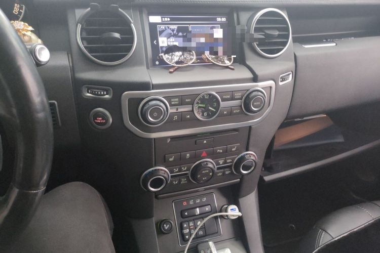 Used Land Rover Discovery 2016 3.0 SC V6 HSE Audio And AC Panel