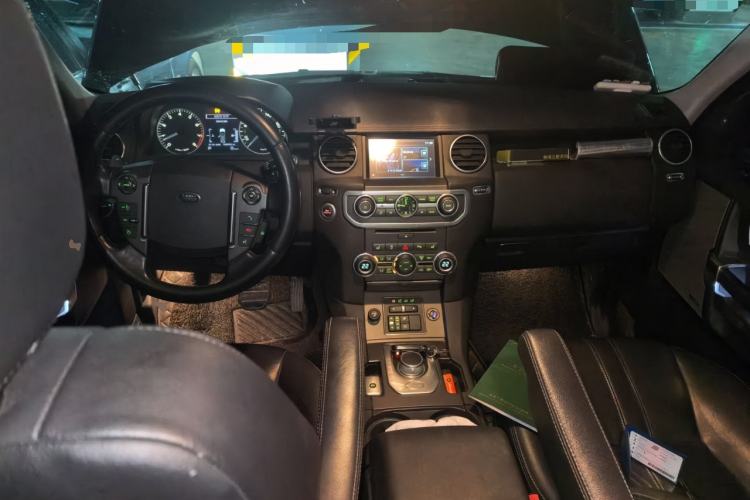 Used Land Rover Discovery 2016 3.0 SC V6 HSE Center Console