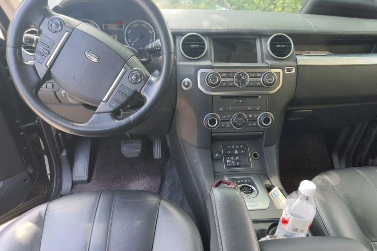 Used Land Rover Discovery 2016 3.0 SC V6 SE Center Console