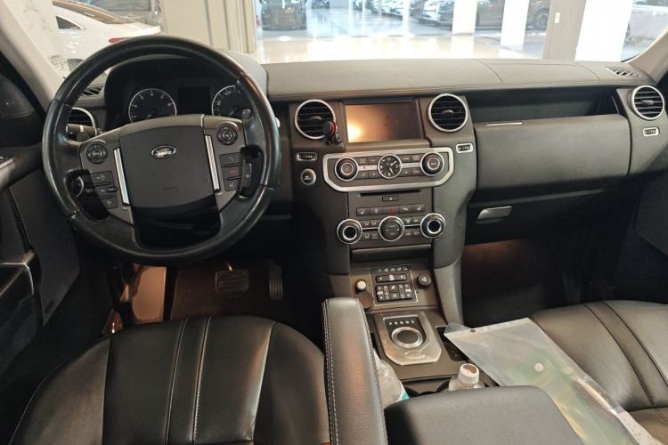 Used Land Rover Discovery 2016 3.0 SC V6 HSE Luxury Center Console