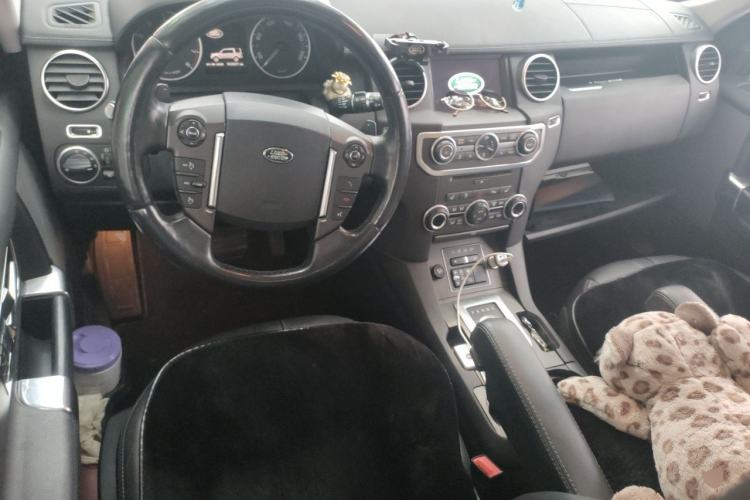 Used Land Rover Discovery 2016 3.0 SC V6 HSE Center Console