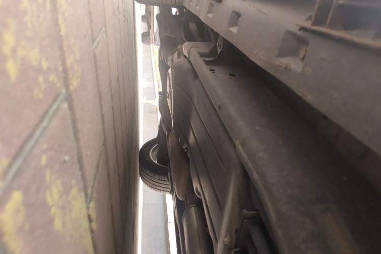 Used Land Rover Discovery 2016 3.0 SC V6 HSE Chassis Front Right