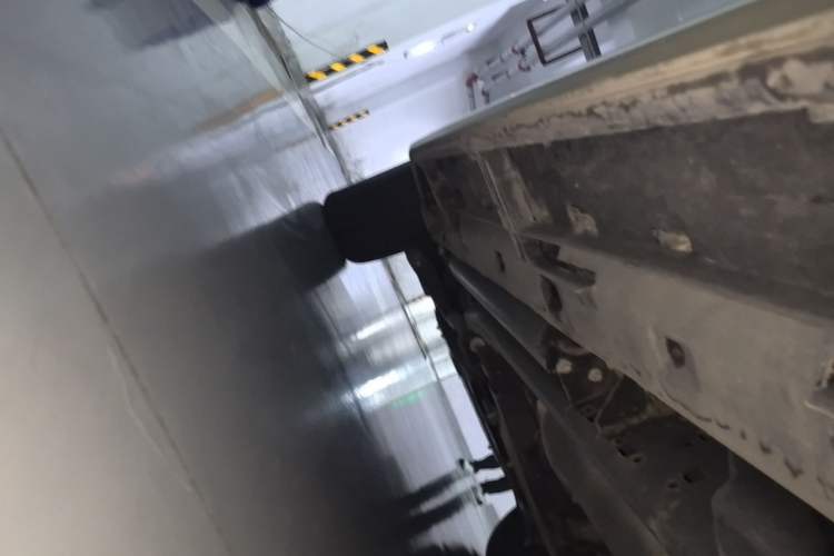 Used Land Rover Discovery  Chassis Rear Left
