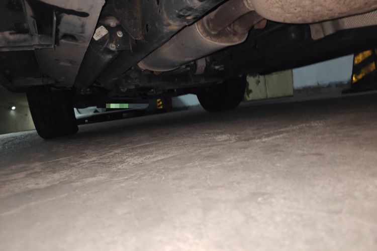 Used Land Rover Discovery  Chassis Rear Left