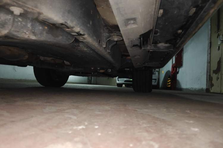 Used Land Rover Discovery  Chassis Rear Right