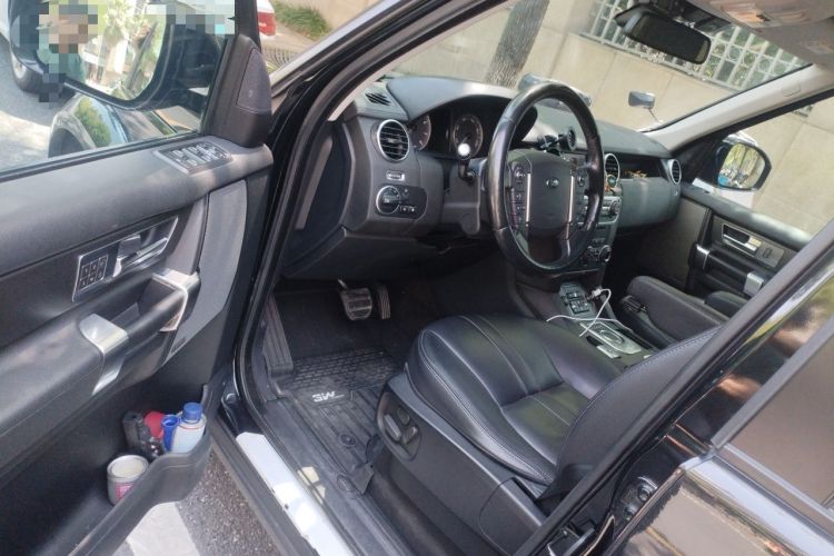 Used Land Rover Discovery 2016 3.0 SC Obsidian Black Heritage Edition SE Driver Seat
