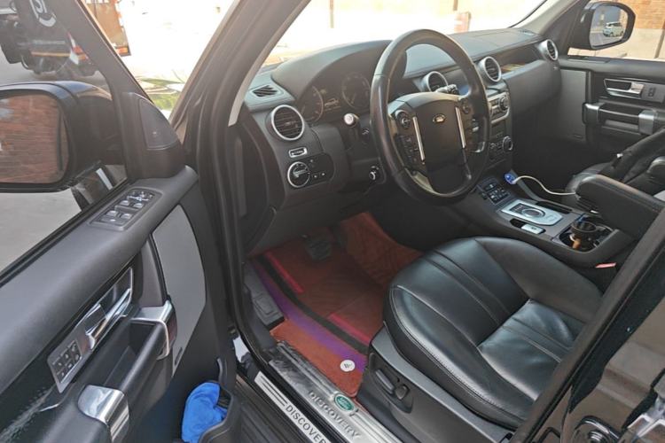 Used Land Rover Discovery 2016 3.0 SC Obsidian Black Heritage Edition HSE Driver Seat