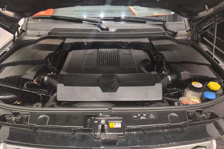 Used Land Rover Discovery 2016 3.0 SC V6 HSE Engine Bay