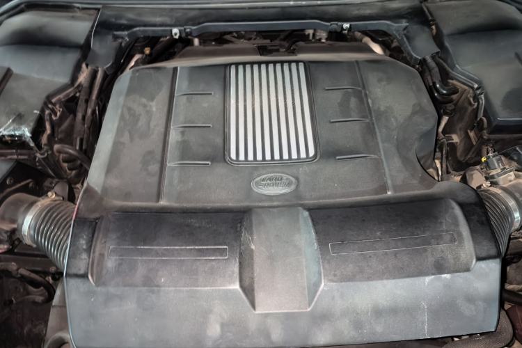 Used Land Rover Discovery 2016 3.0 SC V6 HSE Engine Bay