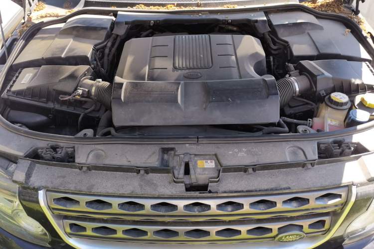 Used Land Rover Discovery 2016 3.0 SC V6 HSE Luxury Engine Bay