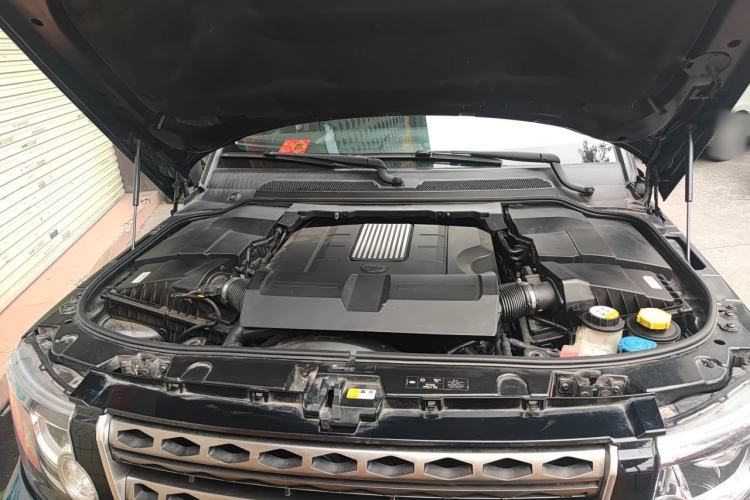 Used Land Rover Discovery 2016 3.0 SC V6 HSE Engine Bay