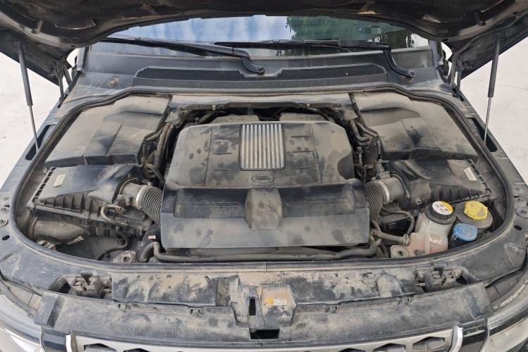 Used Land Rover Discovery 2016 3.0 SC V6 SE Engine Bay