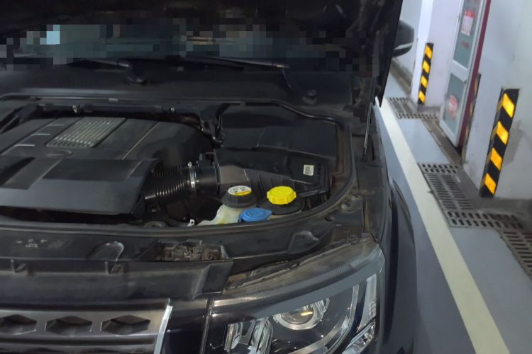 Used Land Rover Discovery  Engine Bay Left