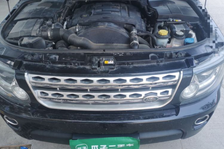 Used Land Rover Discovery 2016 3.0 SDV6 HSE Diesel Edition Engine Bay