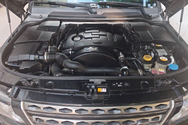 Used Land Rover Discovery 2016 3.0 SDV6 Black Edition HSE Diesel Version Engine Bay