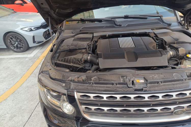 Used Land Rover Discovery 2016 3.0 SC V6 HSE Engine Bay Right