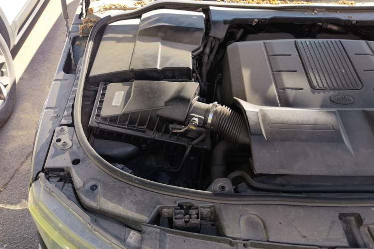 Used Land Rover Discovery 2016 3.0 SC V6 HSE Luxury Engine Bay Right