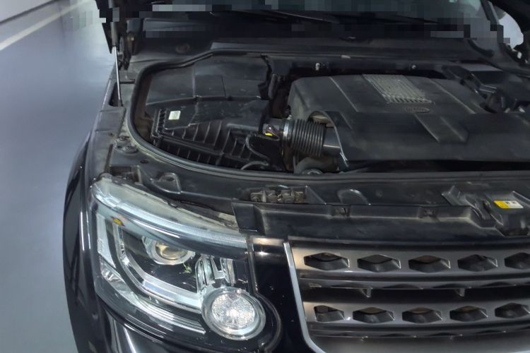 Used Land Rover Discovery  Engine Bay Right
