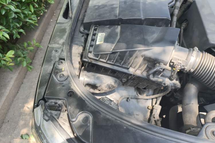 Used Land Rover Discovery 2016 3.0 SC V6 SE Engine Bay Right