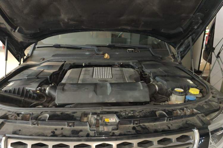 Used Land Rover Discovery 2016 3.0 SC V6 HSE Luxury Engine Bay