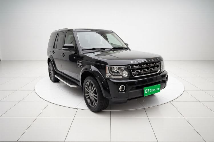 Used Land Rover Discovery 2016 3.0 SC Obsidian Black Heritage Edition SE Exterior 2