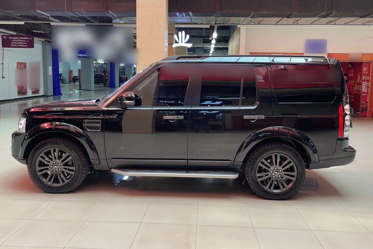 Used Land Rover Discovery 2016 3.0 SC Obsidian Black Heritage Edition SE Exterior 2