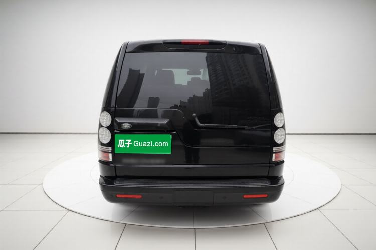 Used Land Rover Discovery 2016 3.0 SC Obsidian Black Heritage Edition SE Exterior 4