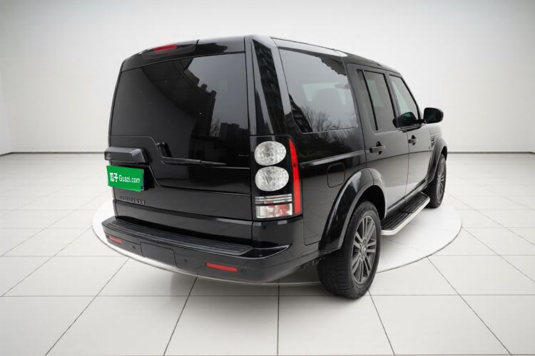 Used Land Rover Discovery 2016 3.0 SC Obsidian Black Heritage Edition SE Exterior 5