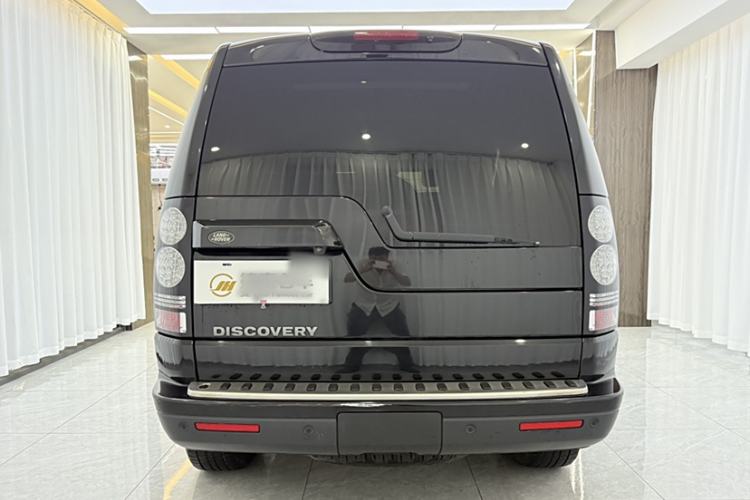 Used Land Rover Discovery 2016 3.0 SC Obsidian Black Heritage Edition SE Exterior 5