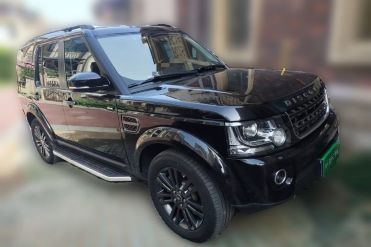 Used Land Rover Discovery 2016 3.0 SC Obsidian Black Heritage Edition SE Front Right 45 Deg