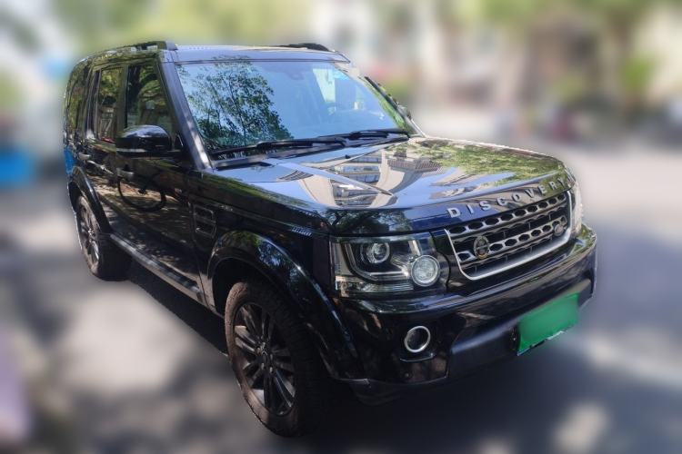 Used Land Rover Discovery 2016 3.0 SC Obsidian Black Heritage Edition SE Front Right 45 Deg