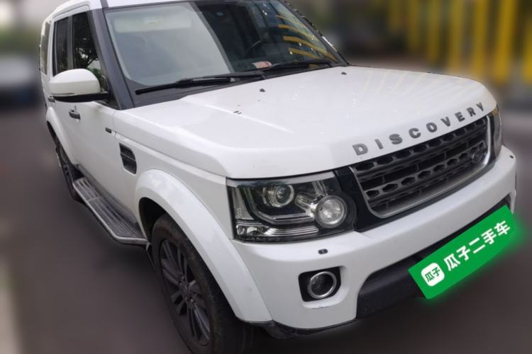 Used Land Rover Discovery 2016 3.0 SC Obsidian Black Heritage Edition SE Front Right 45 Deg