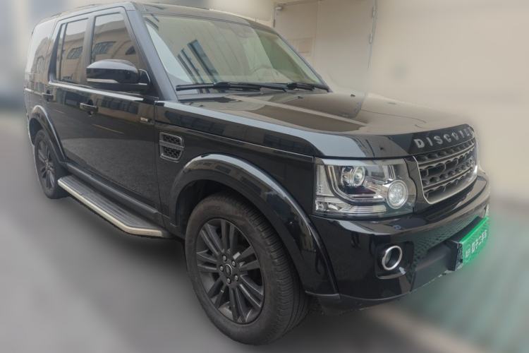 Used Land Rover Discovery 2016 3.0 SC Obsidian Black Heritage Edition HSE Front Right 45 Deg