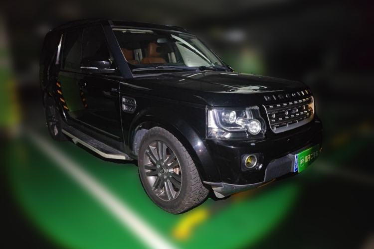 Used Land Rover Discovery 2016 3.0 SC Obsidian Black Heritage Edition HSE Front Right 45 Deg