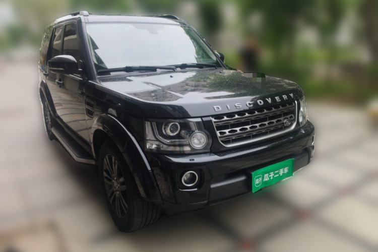 Used Land Rover Discovery 2016 3.0 SC Obsidian Black Heritage Edition SE Front Right 45 Deg
