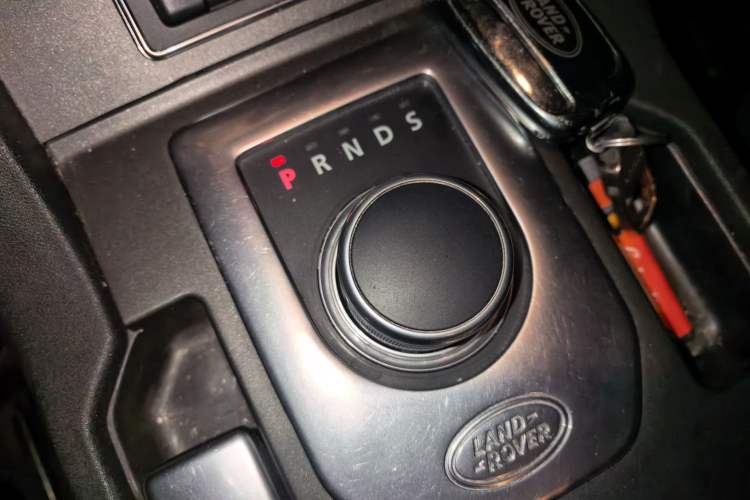 Used Land Rover Discovery 2016 3.0 SC V6 HSE Gear Lever