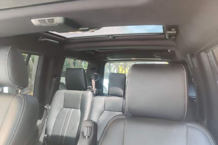 Used Land Rover Discovery 2016 3.0 SDV6 Black Edition HSE Diesel Version Headliner