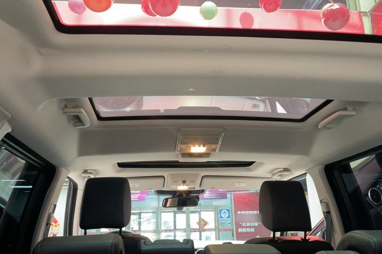 Used Land Rover Discovery 2016 3.0 SC Obsidian Black Heritage Edition SE Headliner