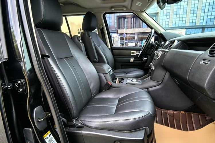 Used Land Rover Discovery 2016 3.0 SDV6 Black Edition HSE Diesel Version Interior 11