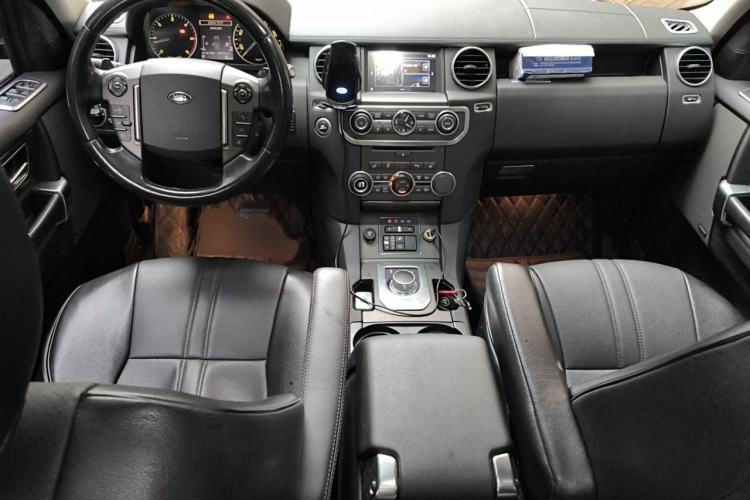 Used Land Rover Discovery 2016 3.0 SDV6 Black Edition HSE Diesel Version Interior 2
