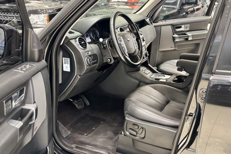 Used Land Rover Discovery 2016 3.0 SC V6 HSE Interior 3