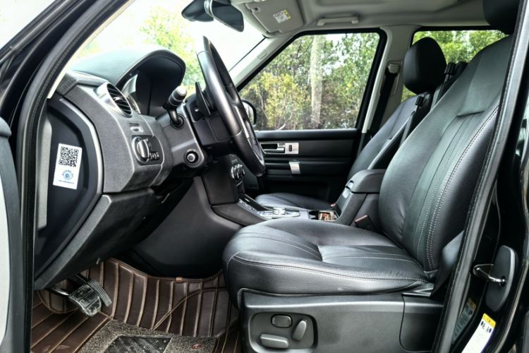 Used Land Rover Discovery 2016 3.0 SDV6 Black Edition HSE Diesel Version Interior 4
