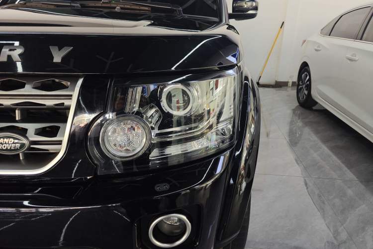 Used Land Rover Discovery 2016 3.0 SC V6 SE Left Front Headlight
